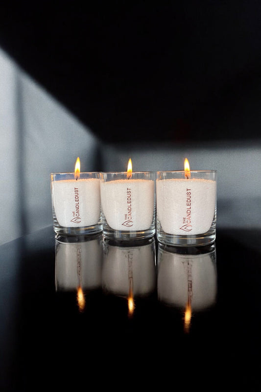 Verschillende Candledust geurkaarsen met unieke geuren zoals Breeze, Midnight, Diamond Dust en Mango Lime