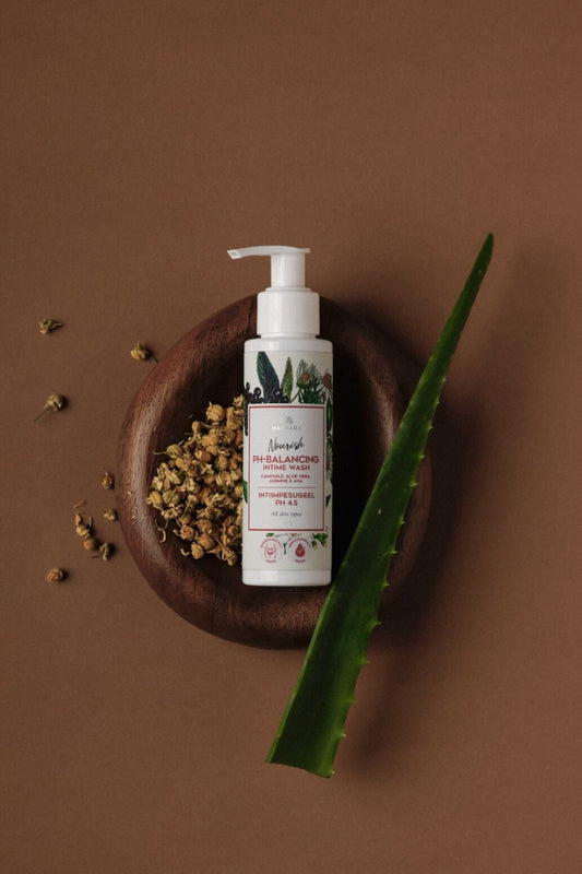Intimate Wash Gel with Chamomile, Aloe, and AHA, pH 4.5